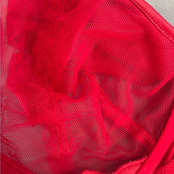 𝑽𝑰𝑪𝑻𝑶𝑹𝑰𝑨'𝑺 𝑺𝑬𝑪𝑹𝑬𝑻 𝑩𝑨𝑳𝑪𝑶𝑵𝑬𝑻𝑻𝑬 𝑺𝑰𝑳𝑲 𝑩𝑶𝑾 𝑩𝑹𝑨♥️ - Picture 10 of 12